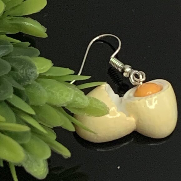 Egg Earring, Funny Food Earring, Silly Earring, Gift Idea, Cooking Earring, Chef - Picture 3 of 6